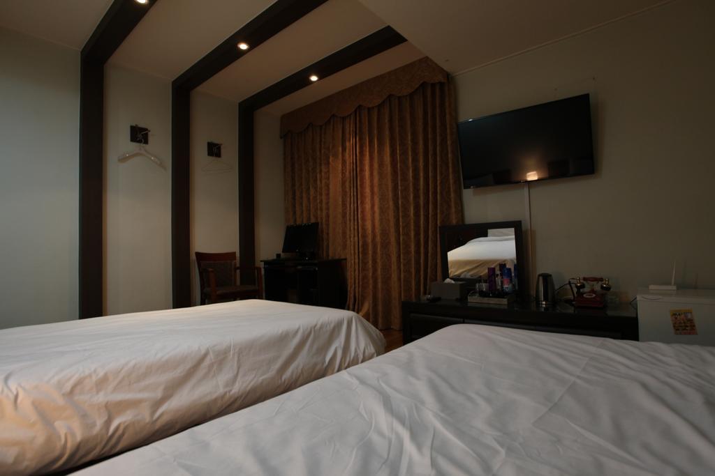 Monaco Hotel Jeju Phòng bức ảnh
